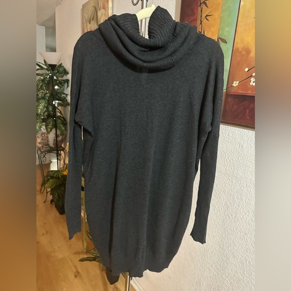 Victoria’s Secret oversized cowl/turtleneck sweater size XS/TP - Picture 3 of 10